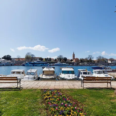Apartment Peninsula Magical View By Belmont Realty *