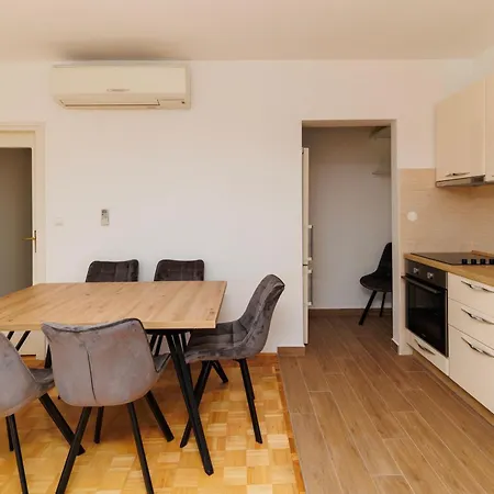 Peninsula Magical View By Belmont Realty