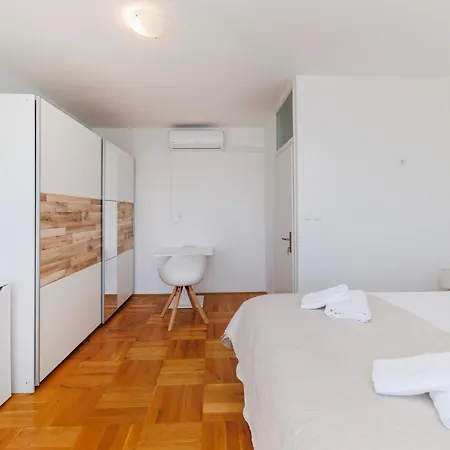 Daire Peninsula Magical View By Belmont Realty Zadar