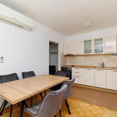 Apartment Peninsula Magical View By Belmont Realty *