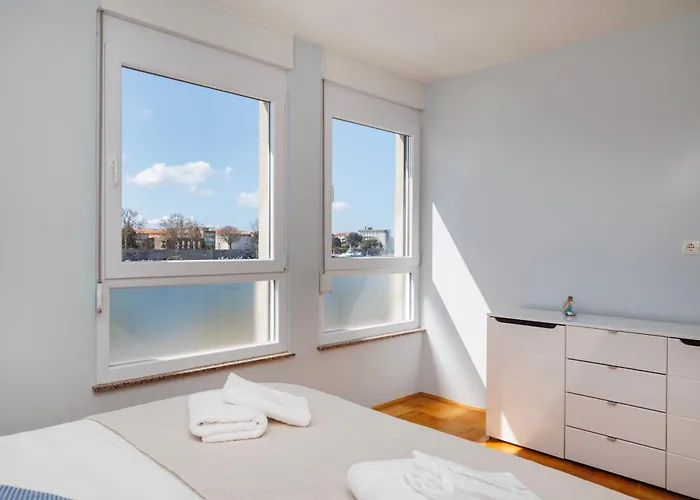 Apartament Peninsula Magical View By Belmont Realty