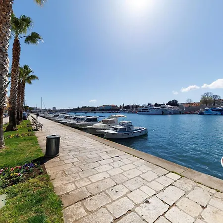 Peninsula Magical View By Belmont Realty 아파트 *