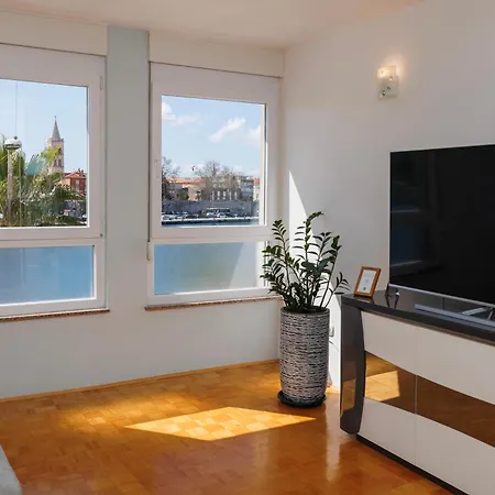 Apartament Peninsula Magical View By Belmont Realty *