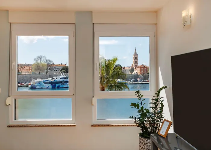 Peninsula Magical View By Belmont Realty זאדאר