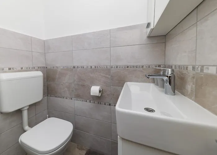 Peninsula Magical View By Belmont Realty * Zára