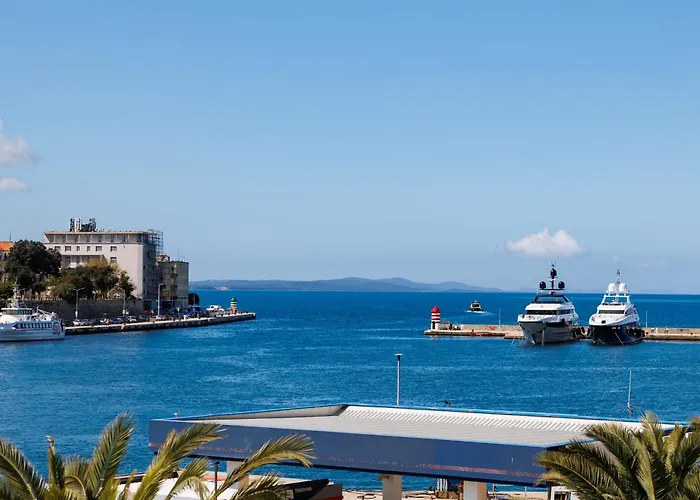 Peninsula Magical View By Belmont Realty