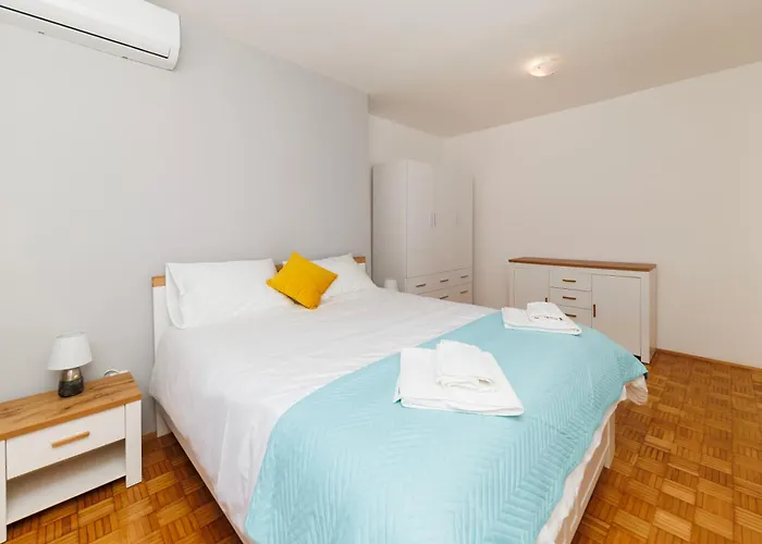 Peninsula Magical View By Belmont Realty