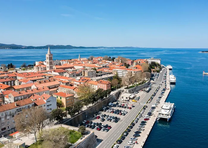 Peninsula Magical View By Belmont Realty *