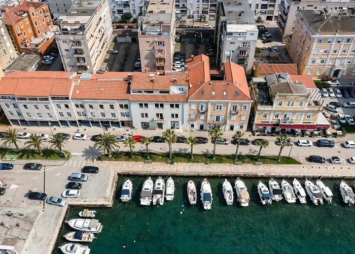 Peninsula Magical View By Belmont Realty *